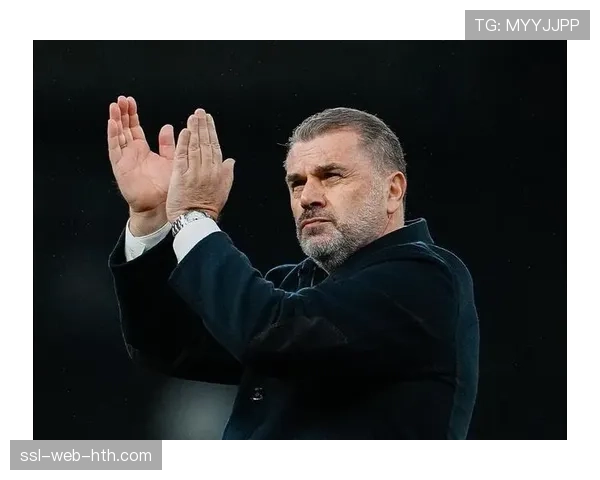 暖心一幕：塞尔塔比赛暂停，全场为突发疾病的客队球迷鼓掌