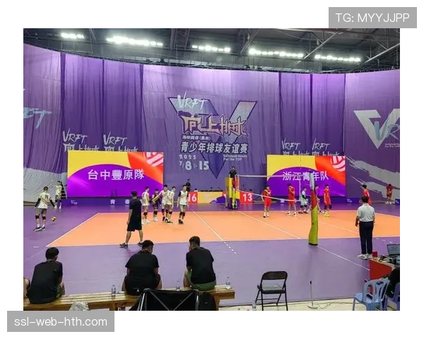 VAL排球联赛期间开展“冠军进校园”公益活动,推动排球普及 VAL排球联赛期间开展“冠军进校园”公益活动,推动排球普及